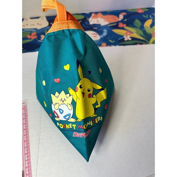 Vintage Pokemon Triangle Coin Pouch Pikachu and Togepi - Picture 1 of 12